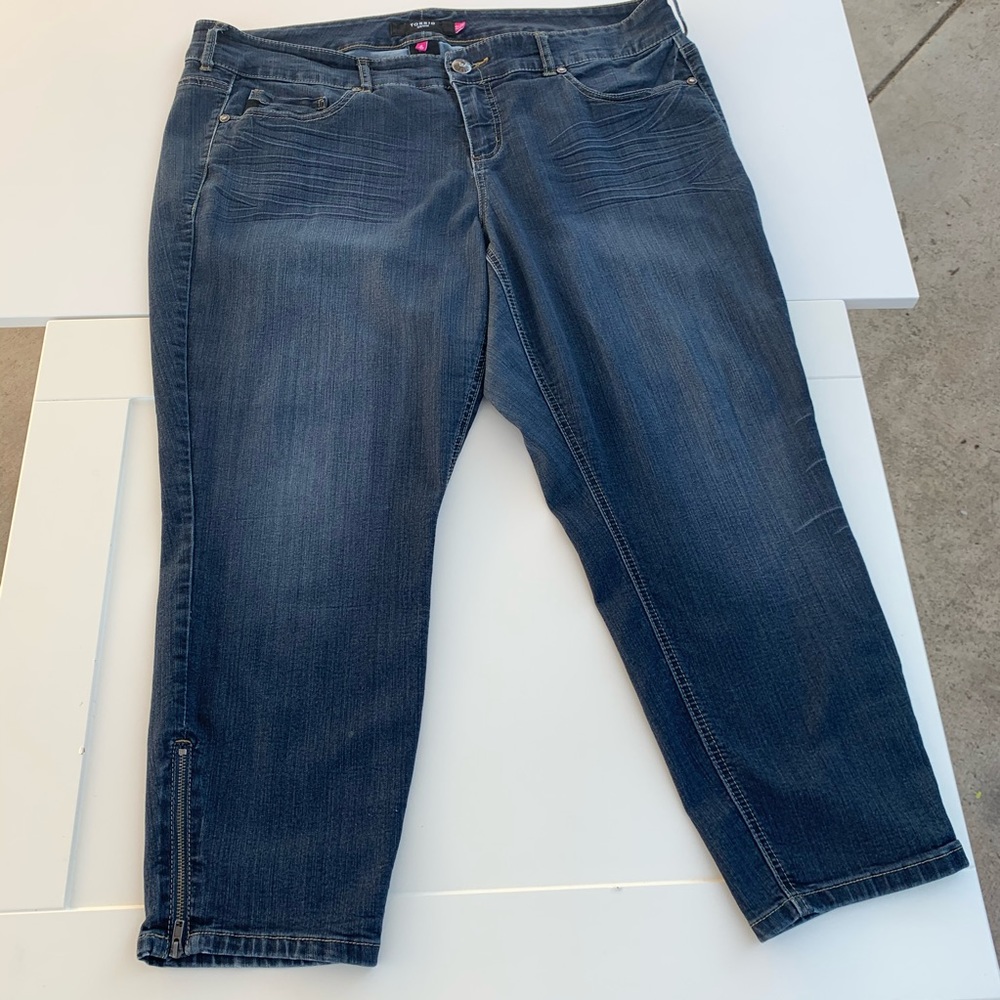 Torrid Jeans Size 22 zipper detail @ Cuffs